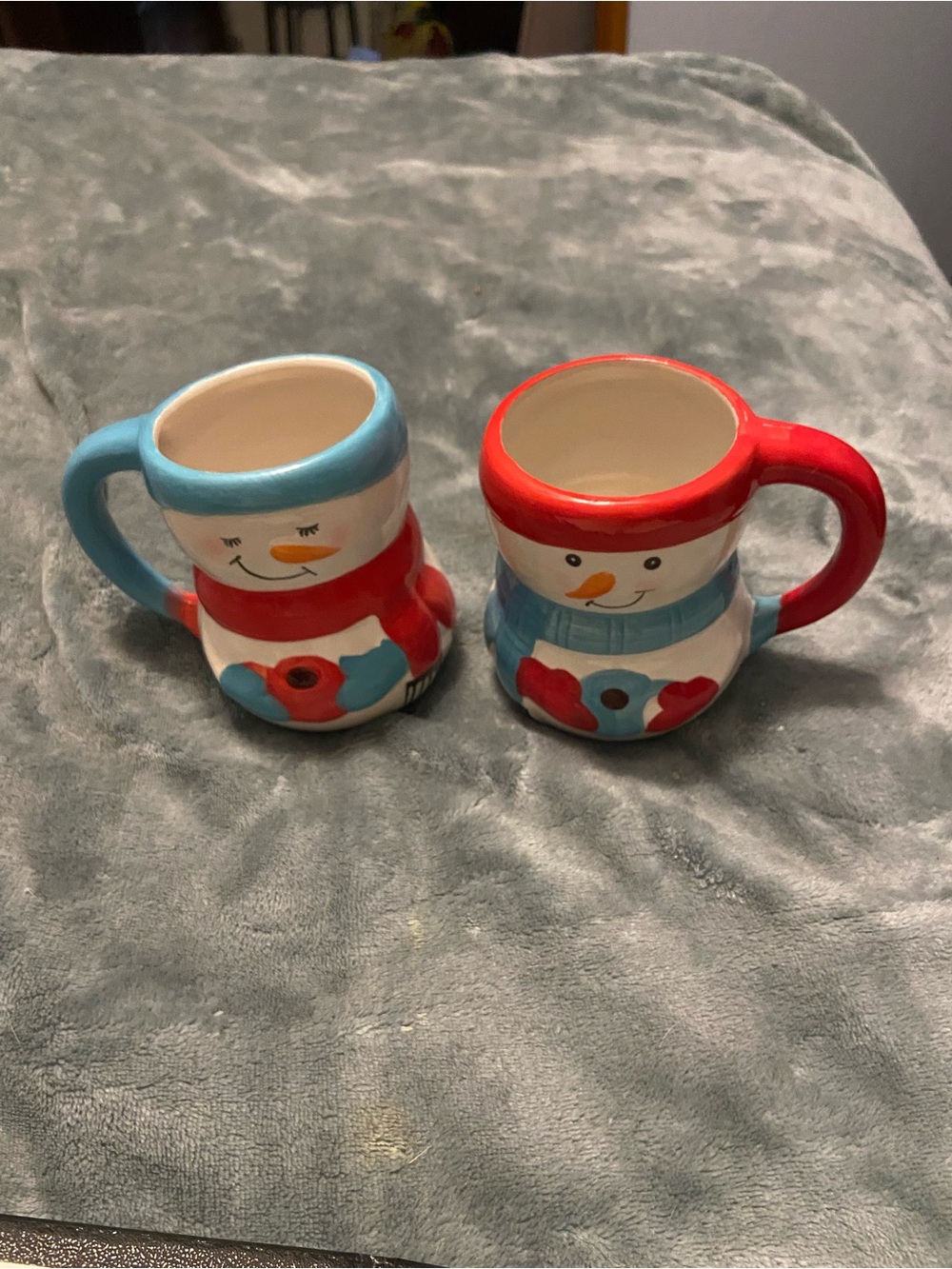 Bay Island Red and Blue Snowman Ceramic Mug Pair